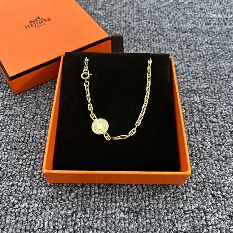 H**mes necklaces